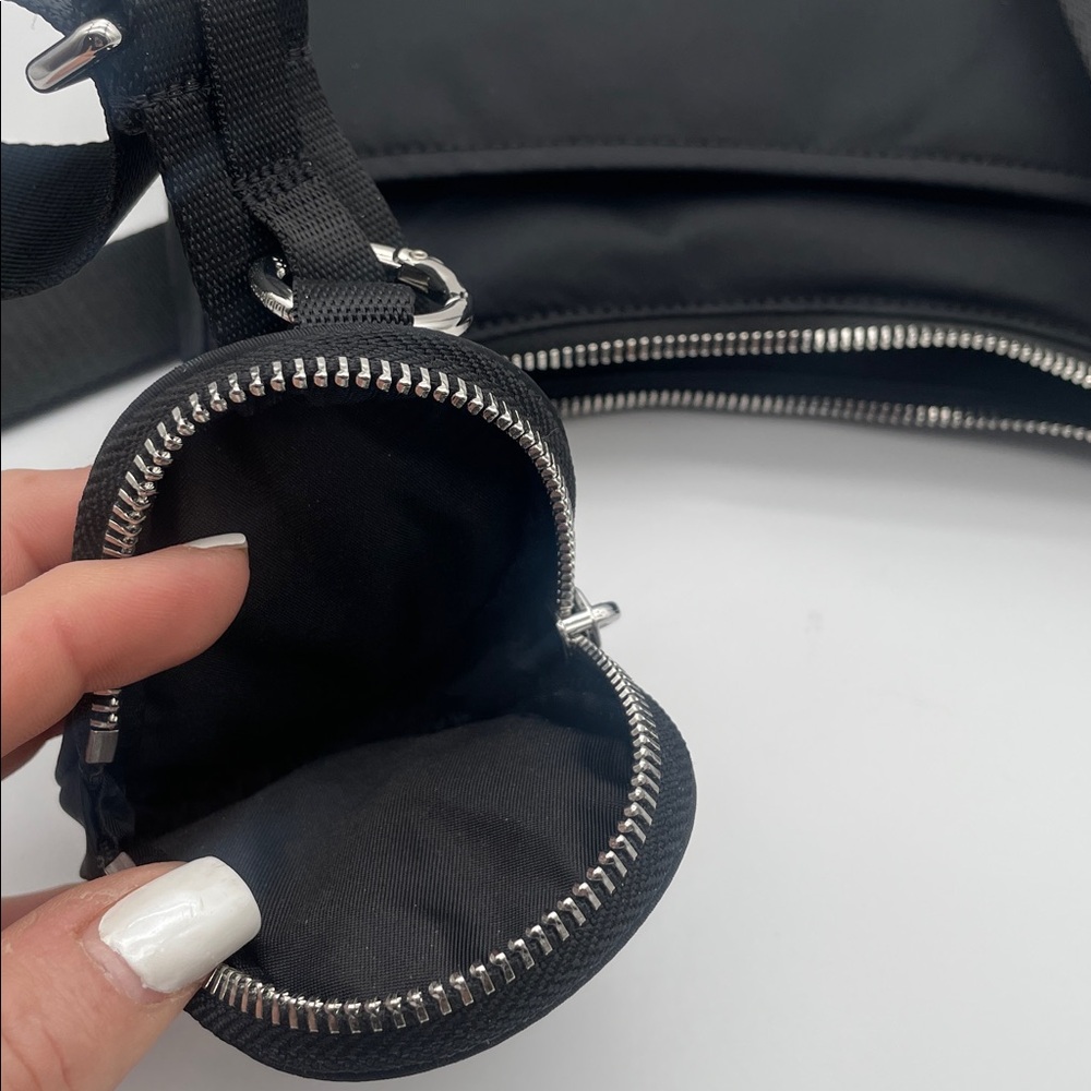 lululemon athletica Black Crossbody Bag - Picture 4 of 5